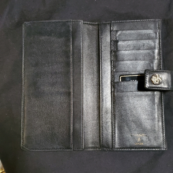 CHANEL Camellia Long Hook Wallet - Picture 13 of 16